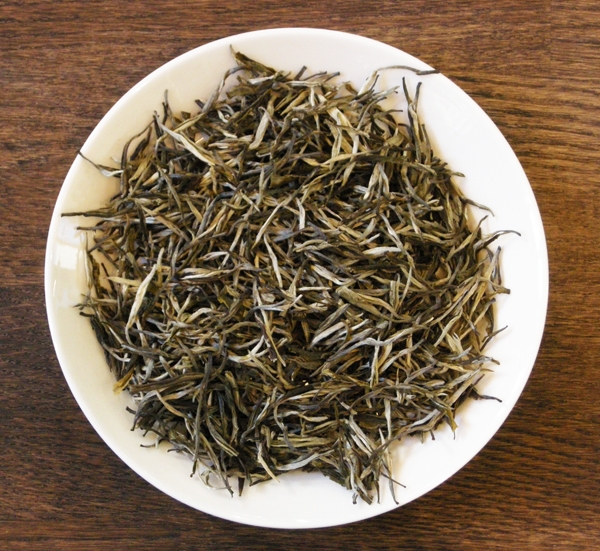 White Pine Needles - Valkoinen tee